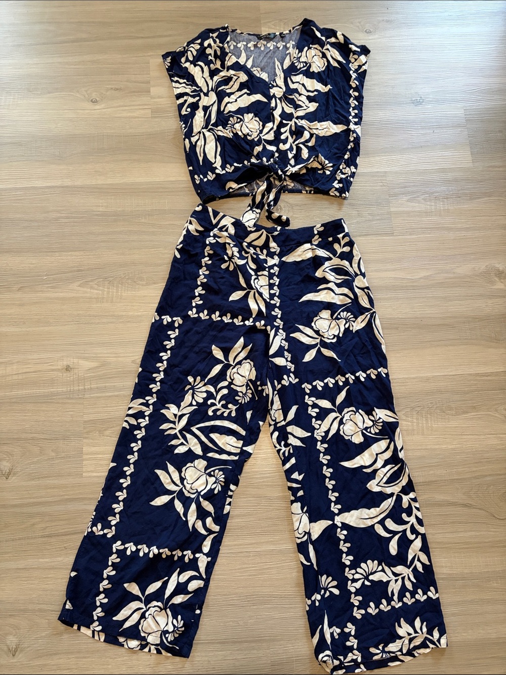 Women’s Navy Floral Tie-Front Wide-Leg Jumpsuit